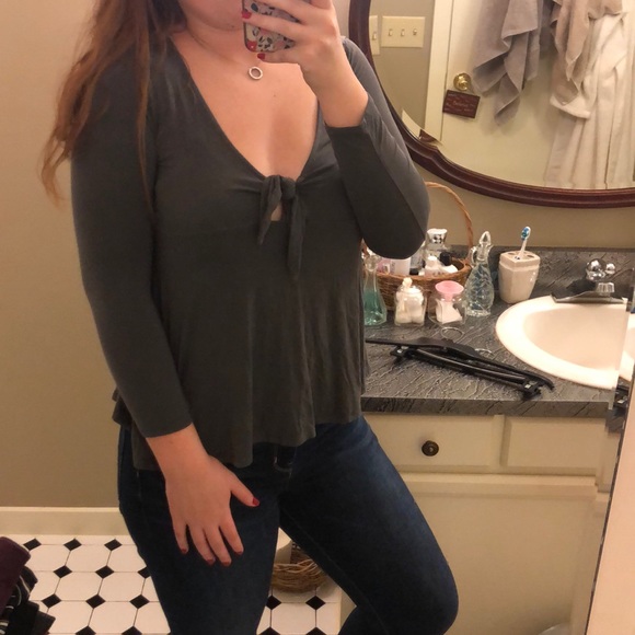 American Eagle Outfitters Tops - American Eagle Grey Top!